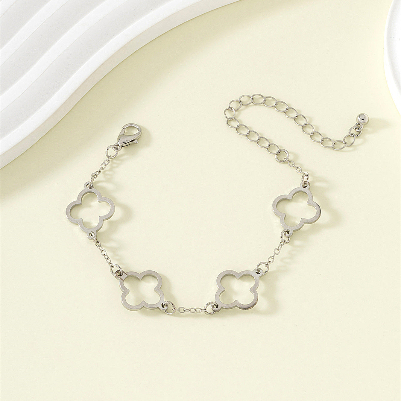 Leere Kleeblatt Armbänder